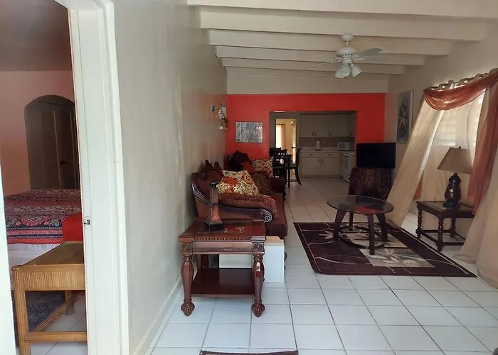 2 Bedroom 2 Bathroom House Centrally Located