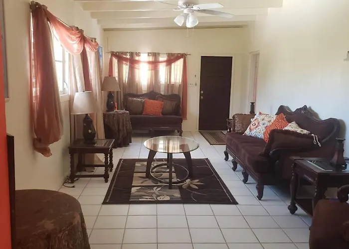 2 Bedroom 2 Bathroom House Centrally Located